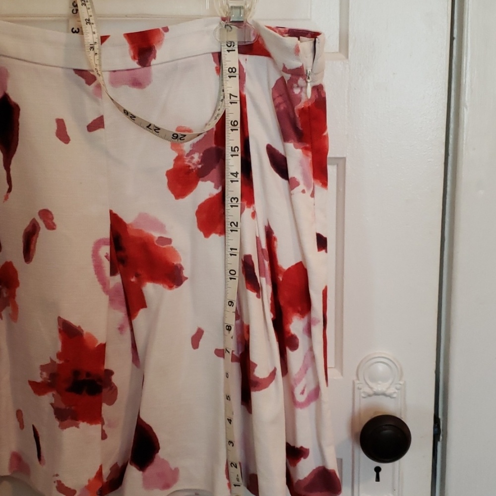 Skirt - Picture 3 of 4